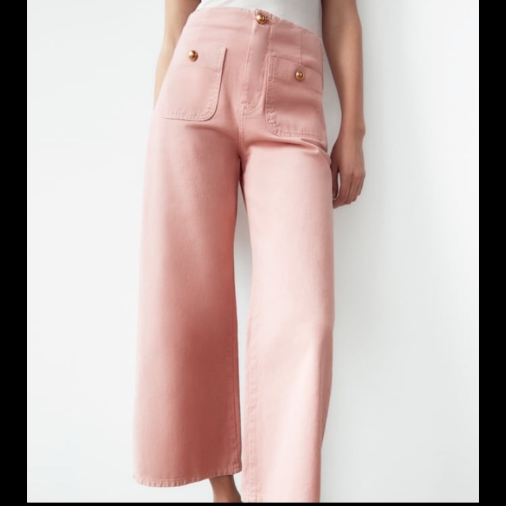NWT! Zara cropped wide leg button jeans. Sold out!